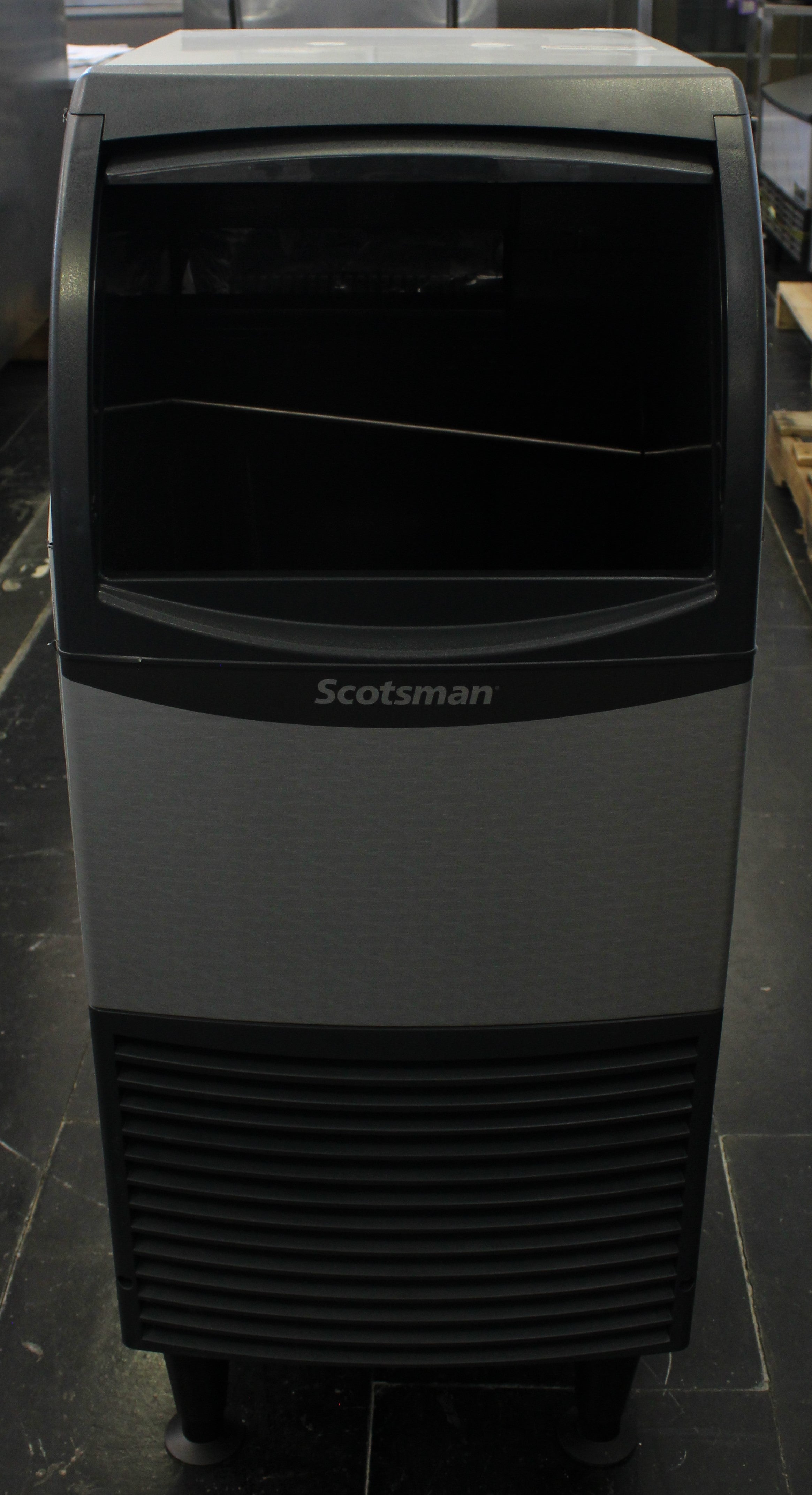*Open Box* Scotsman CU0415MA-1 58 lb/day W/36 lb Storage Undercounter Ice Maker