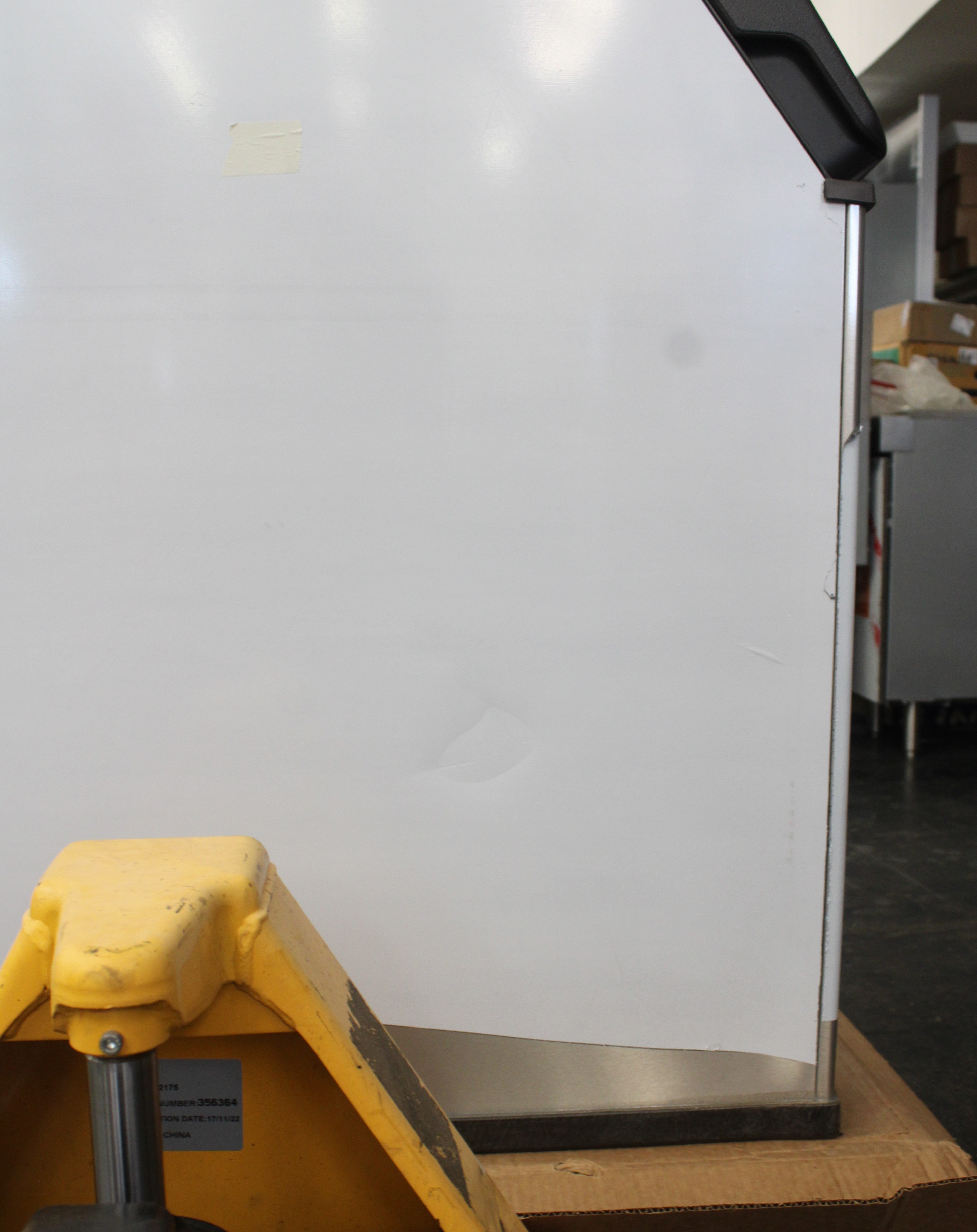 Manitowoc D570 *Ding & Dent* Ice Storage Bin 532 lb. Capacity