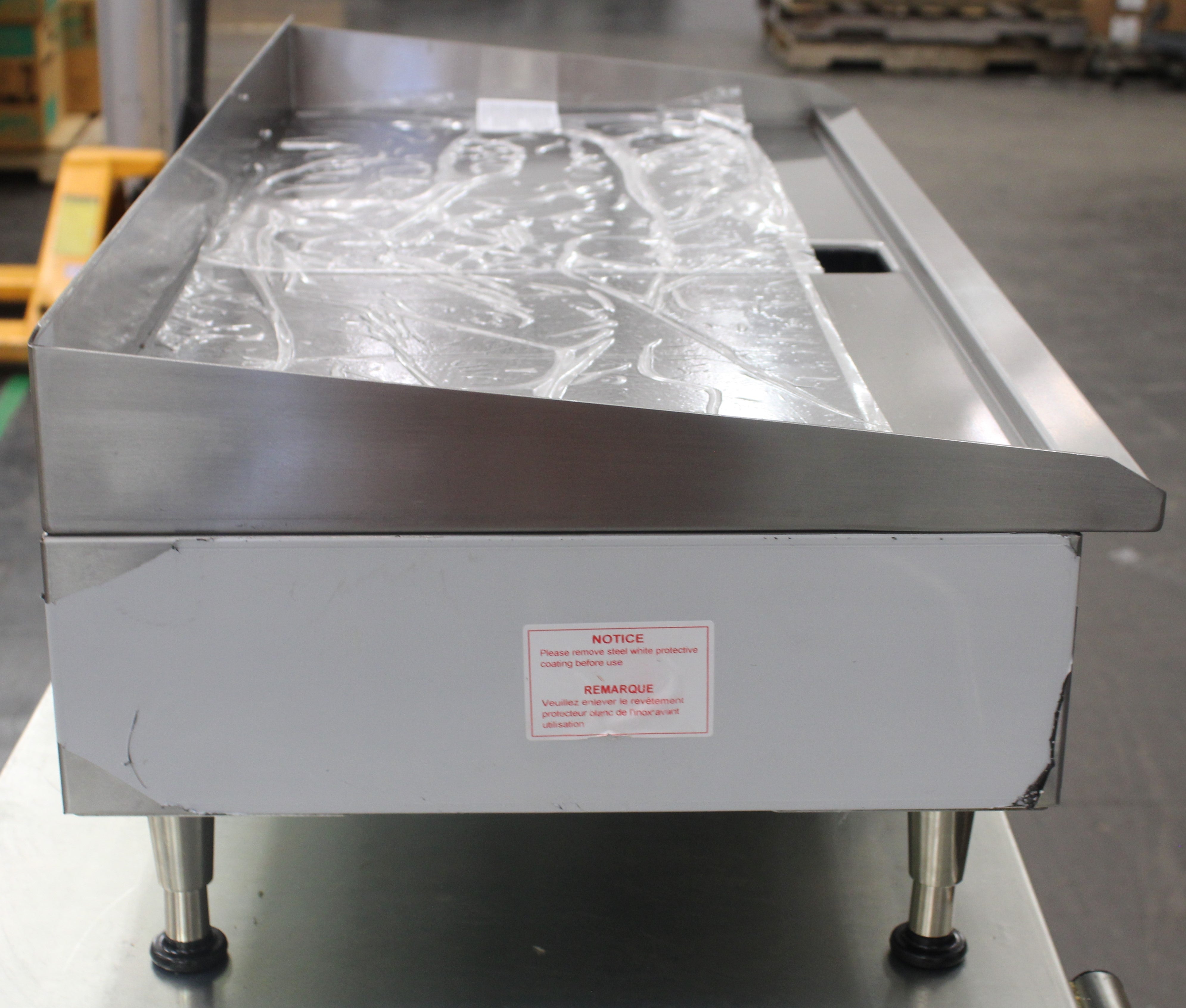 Globe PG36E *Open Box* 36" Electric Countertop Griddle