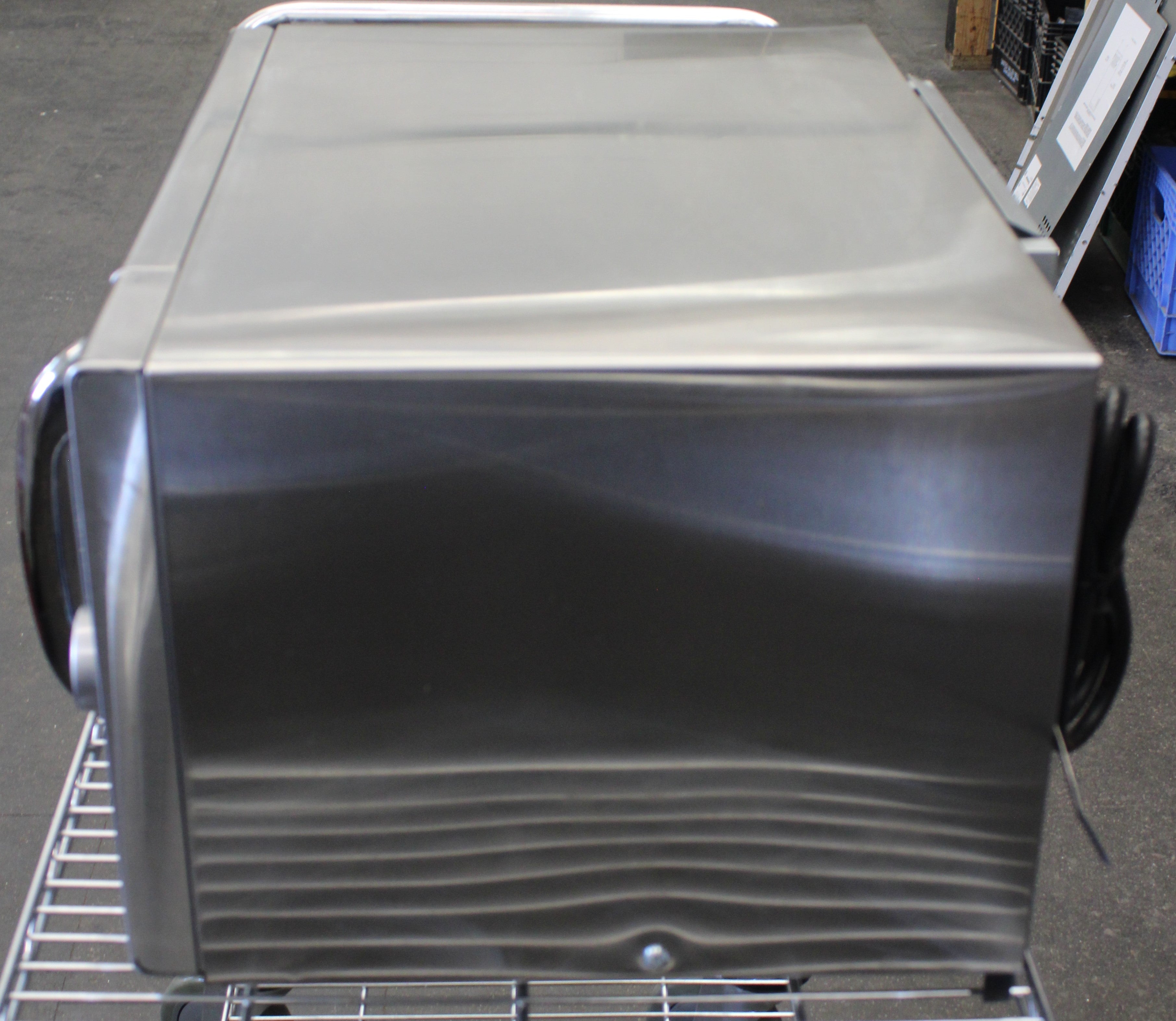 Sharp R21LCFS *Used* 1000 Watts Medium Duty Microwave Oven