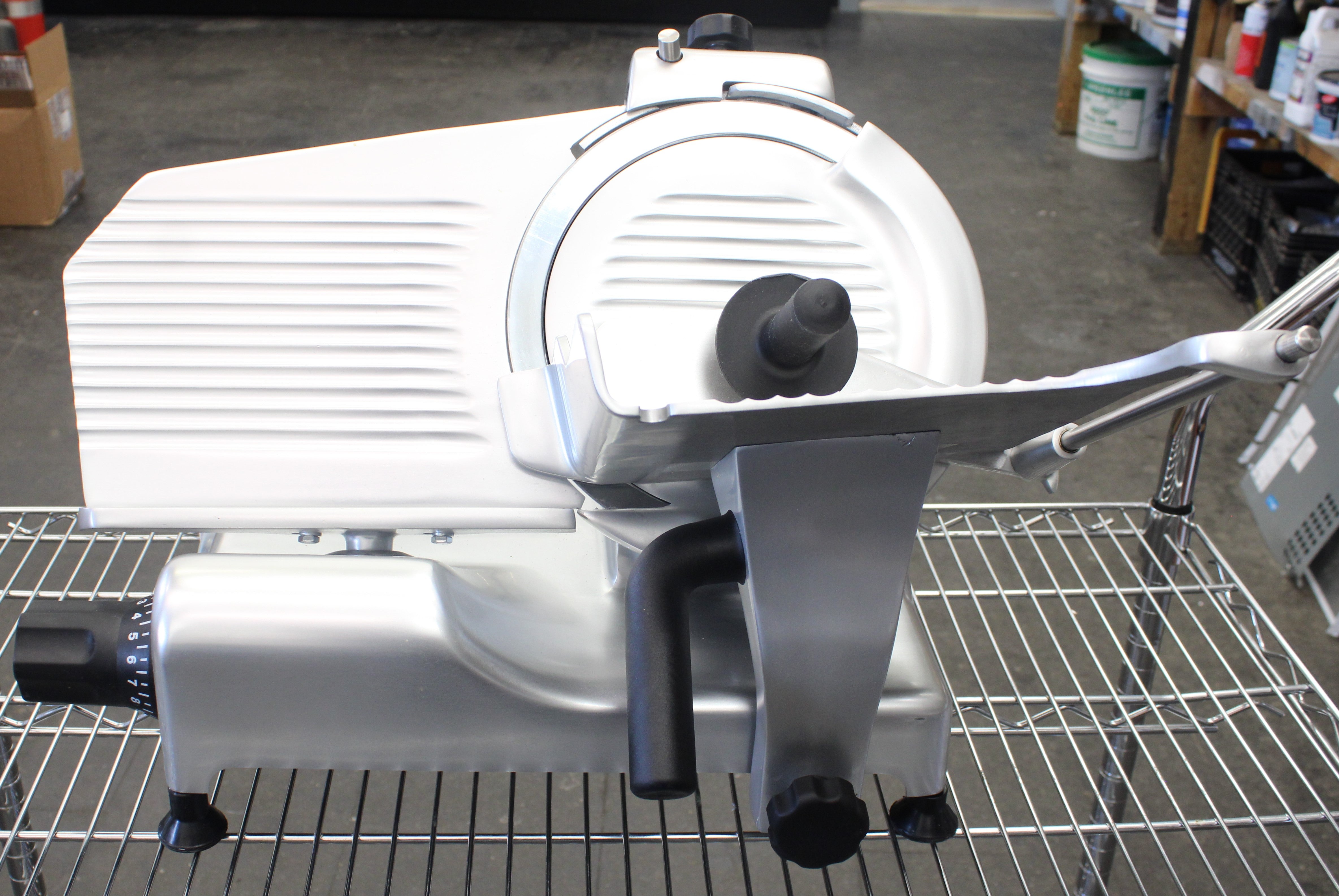 Globe G10 *Used* 10" Manual Gravity Feed Slicer - 1/3 HP