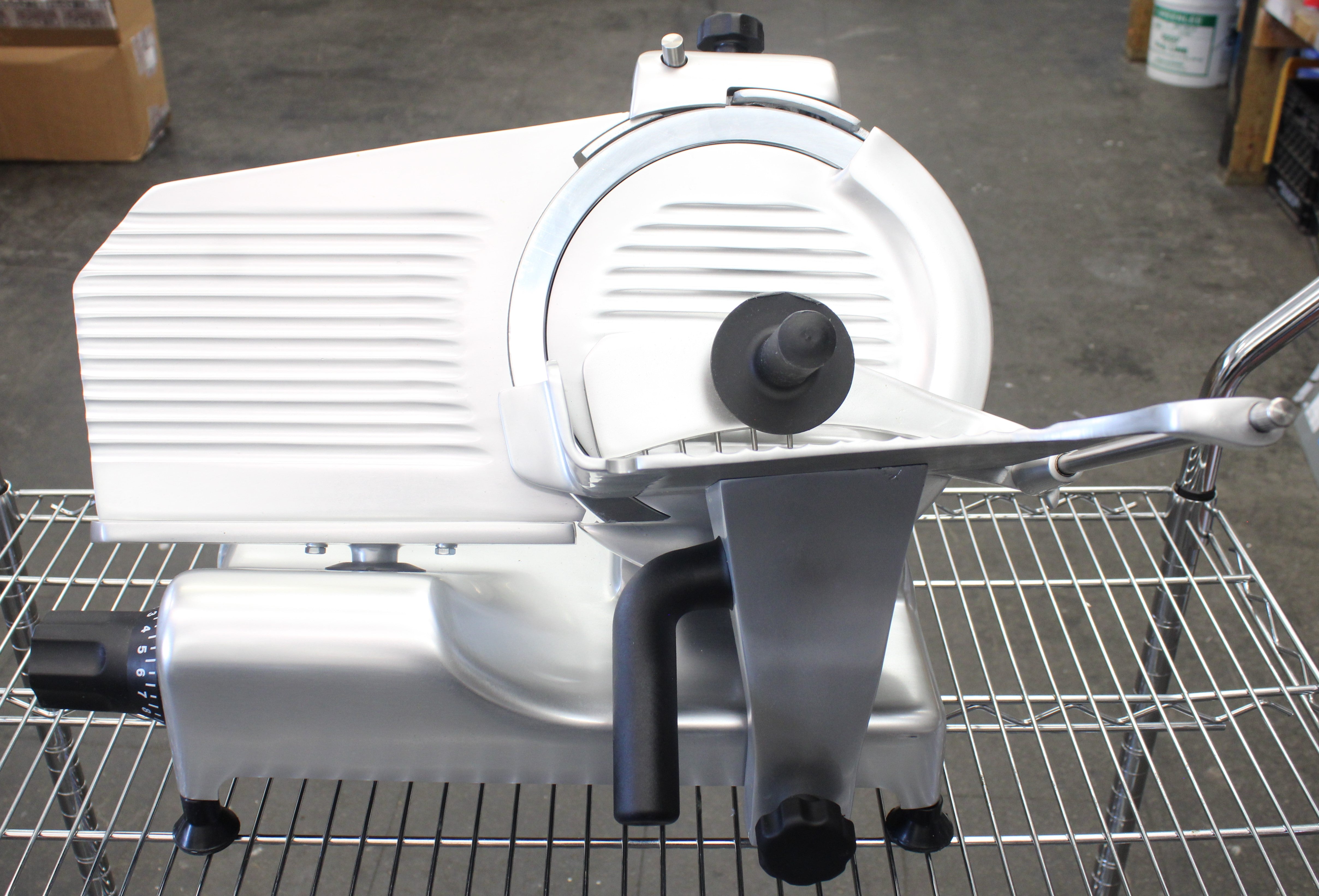 Globe G10 *Used* 10" Manual Gravity Feed Slicer - 1/3 HP