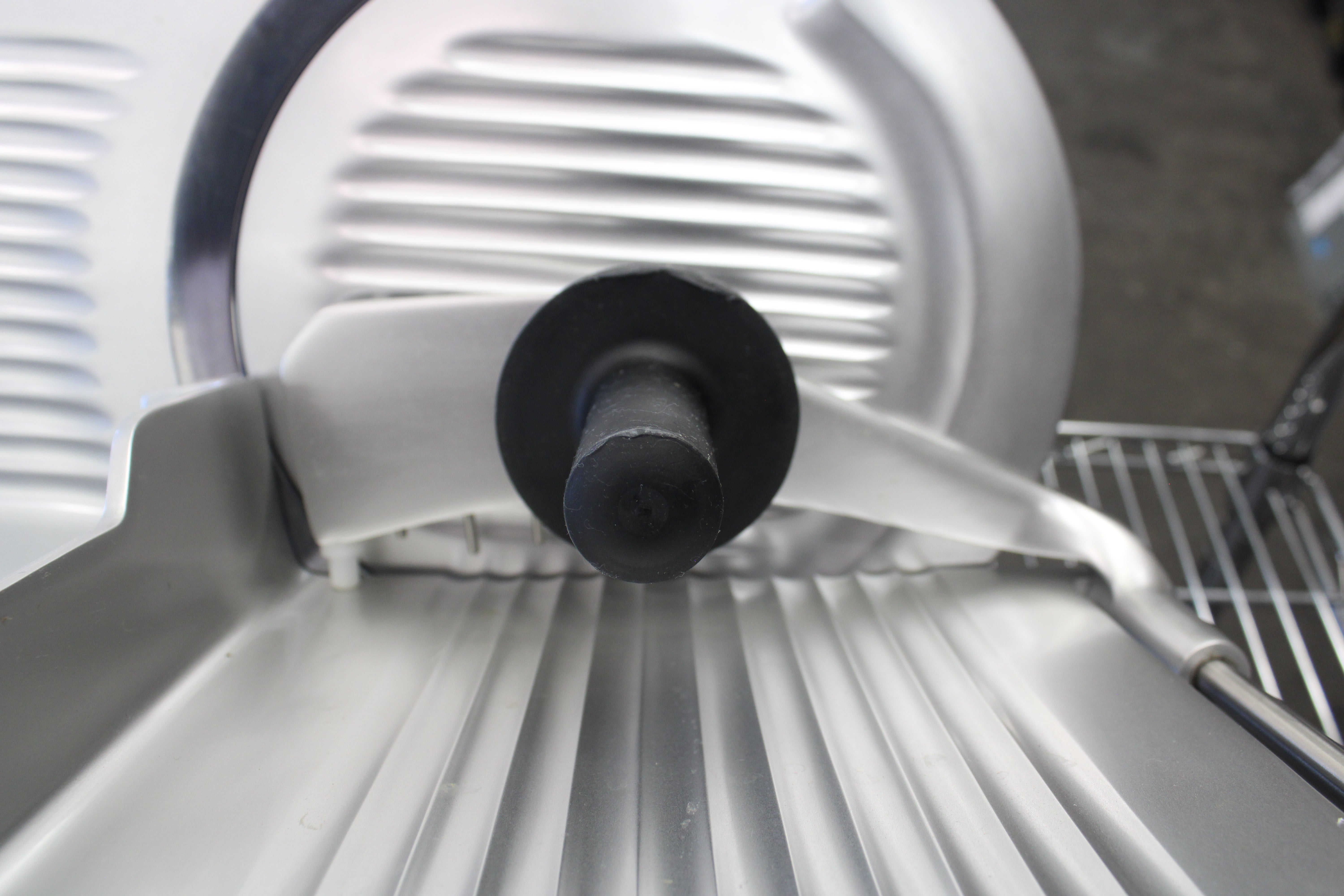Globe G10 *Used* 10" Manual Gravity Feed Slicer - 1/3 HP