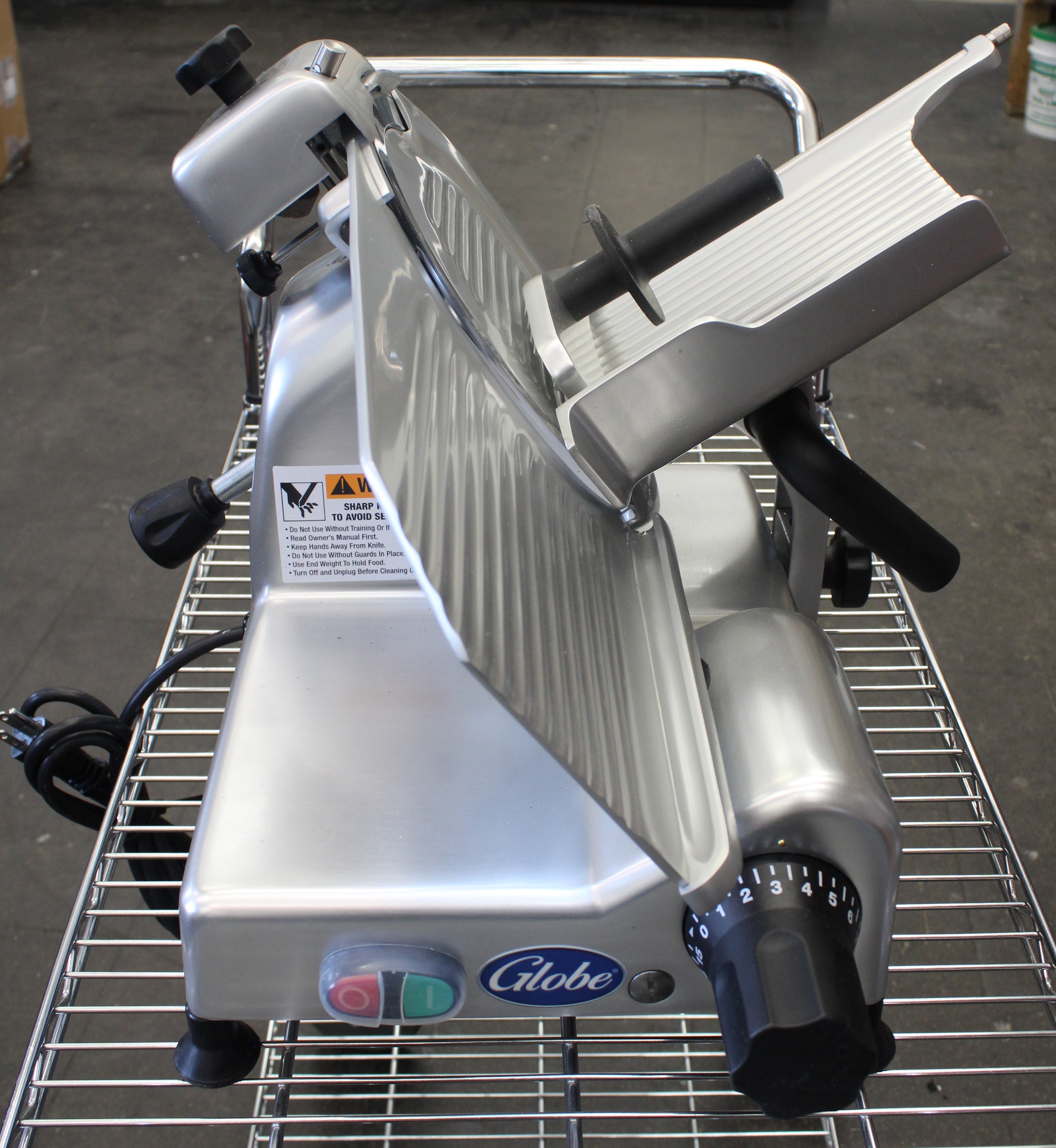Globe G10 *Used* 10" Manual Gravity Feed Slicer - 1/3 HP