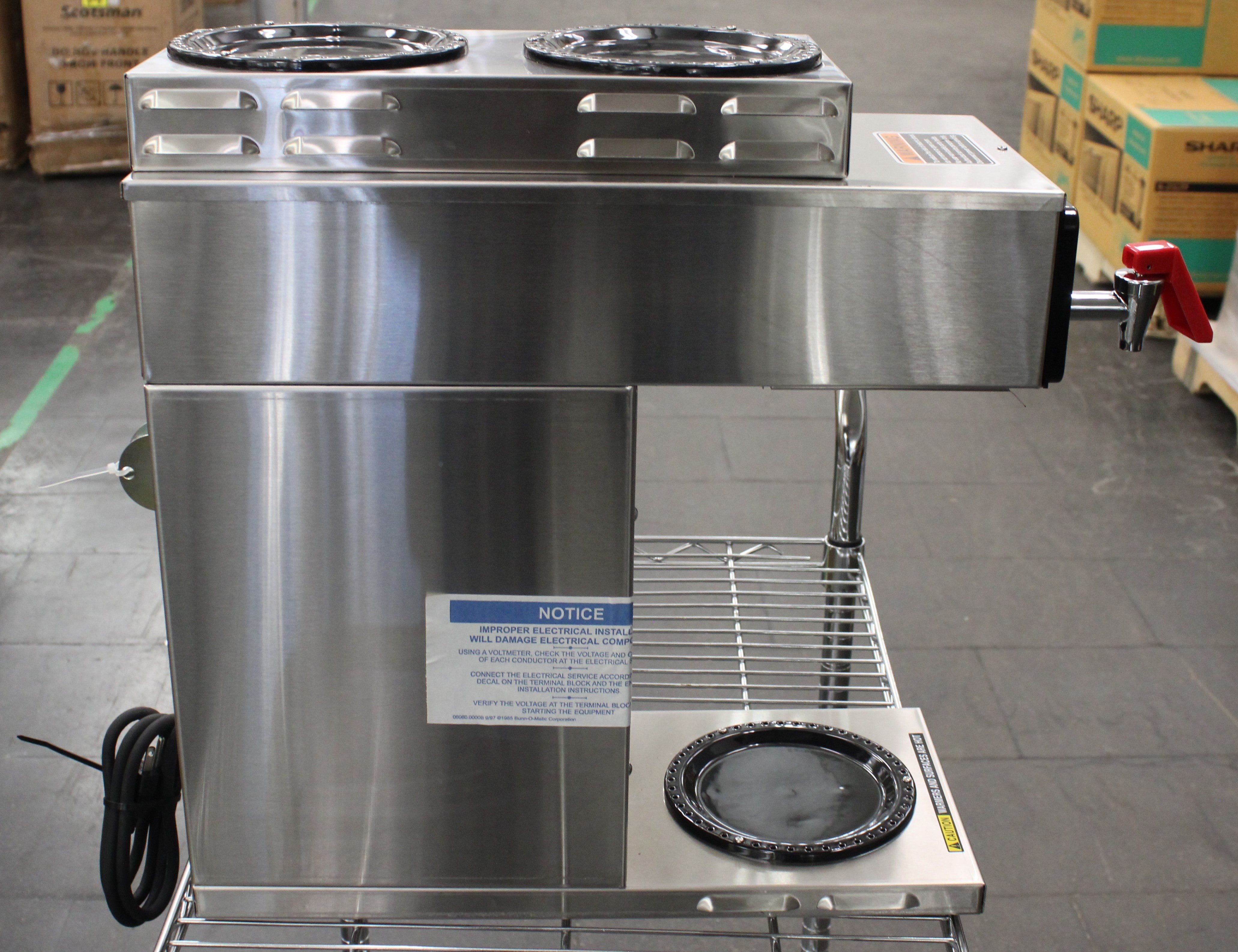 Bunn 38700.0008 AXIOM-DV-3 *Open Box* 200 oz. Capacity Tank Coffee Brewer