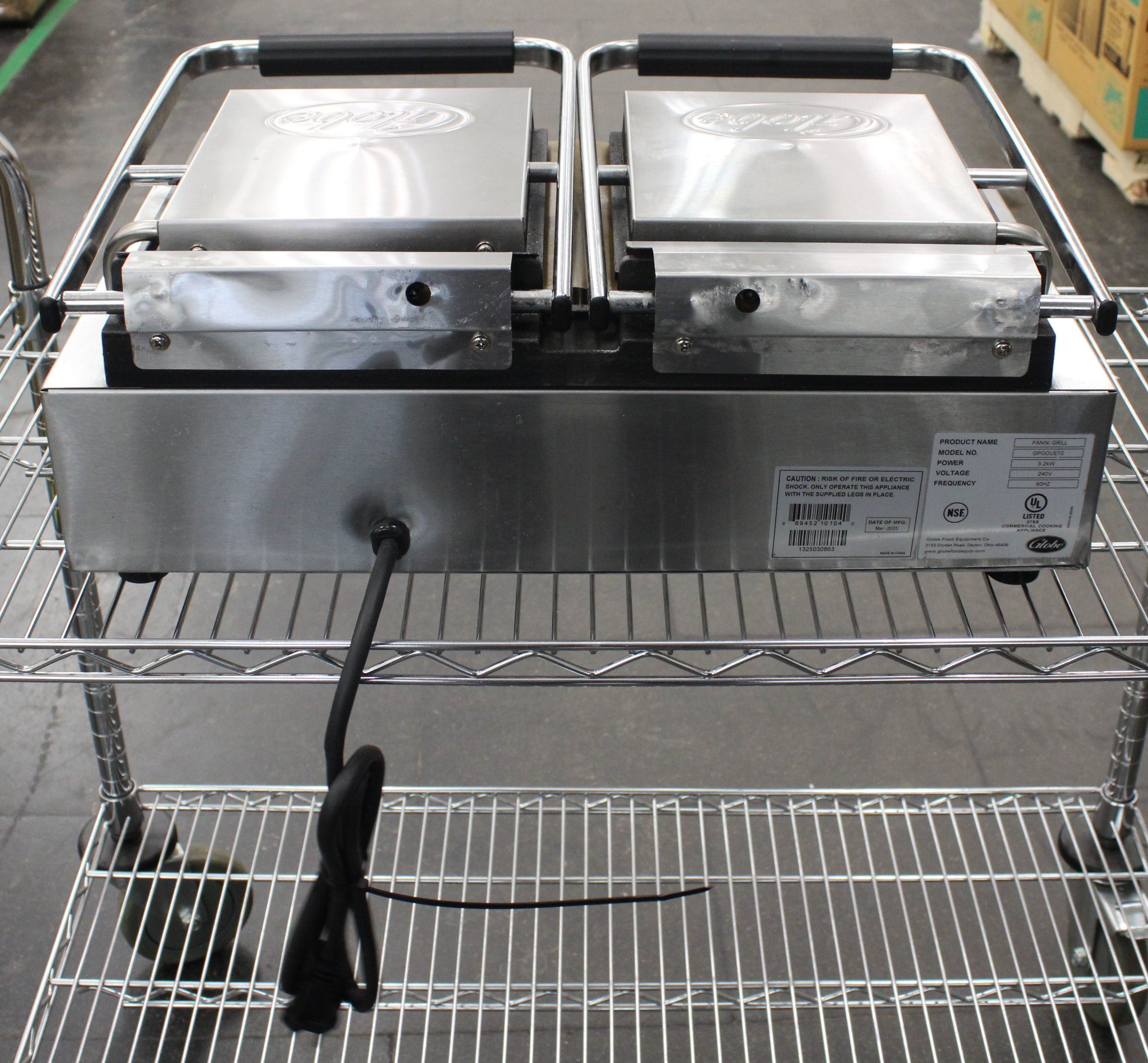 Globe GPGDUE10 *Used* Electric Bistro Panini Grill / Grooved Plates