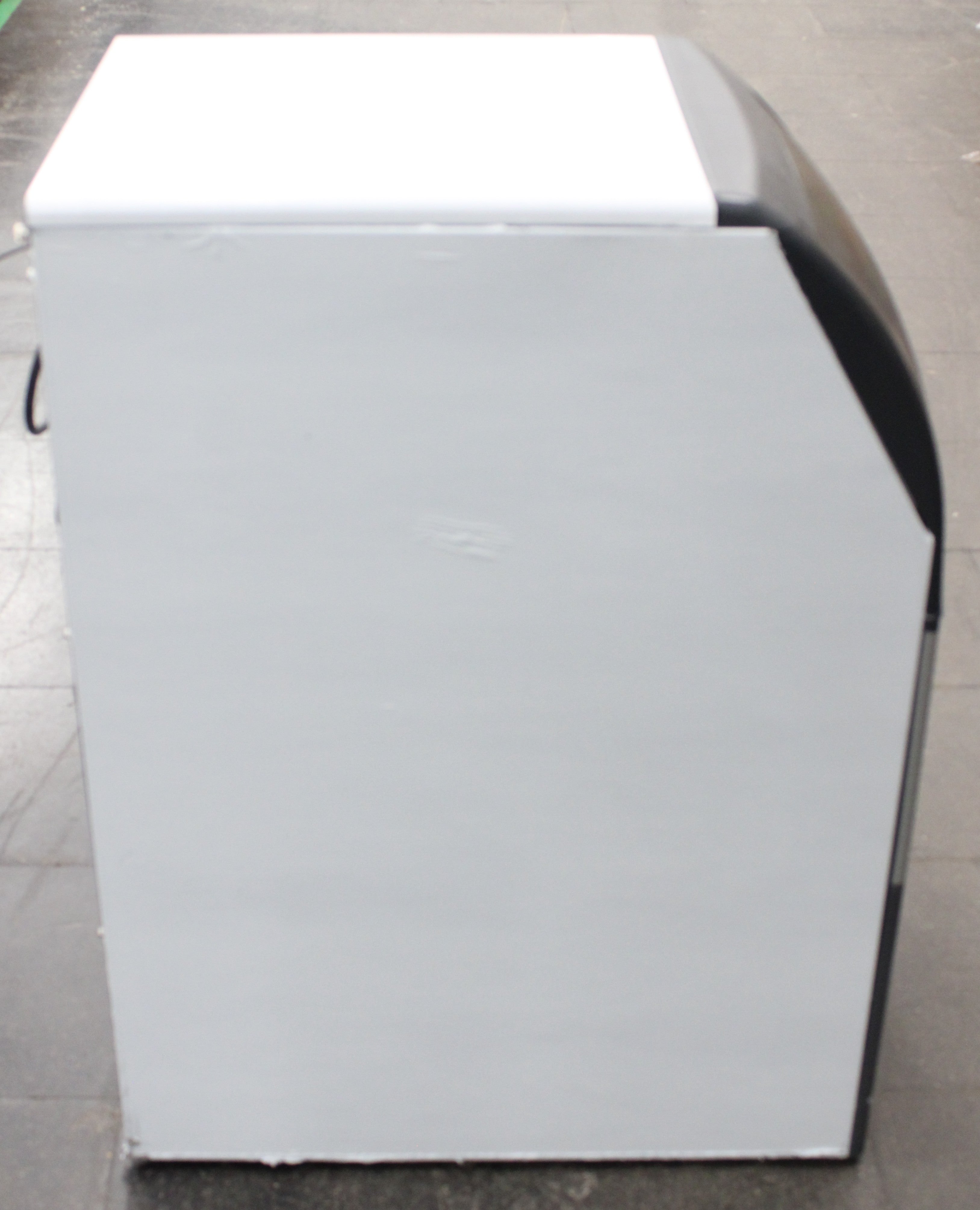 Scotsman UN1215A-1 *Ding & Dent* Air Cooled Nugget Ice Maker w/Bin Produces 119 Pounds Ice P/H (#3121)