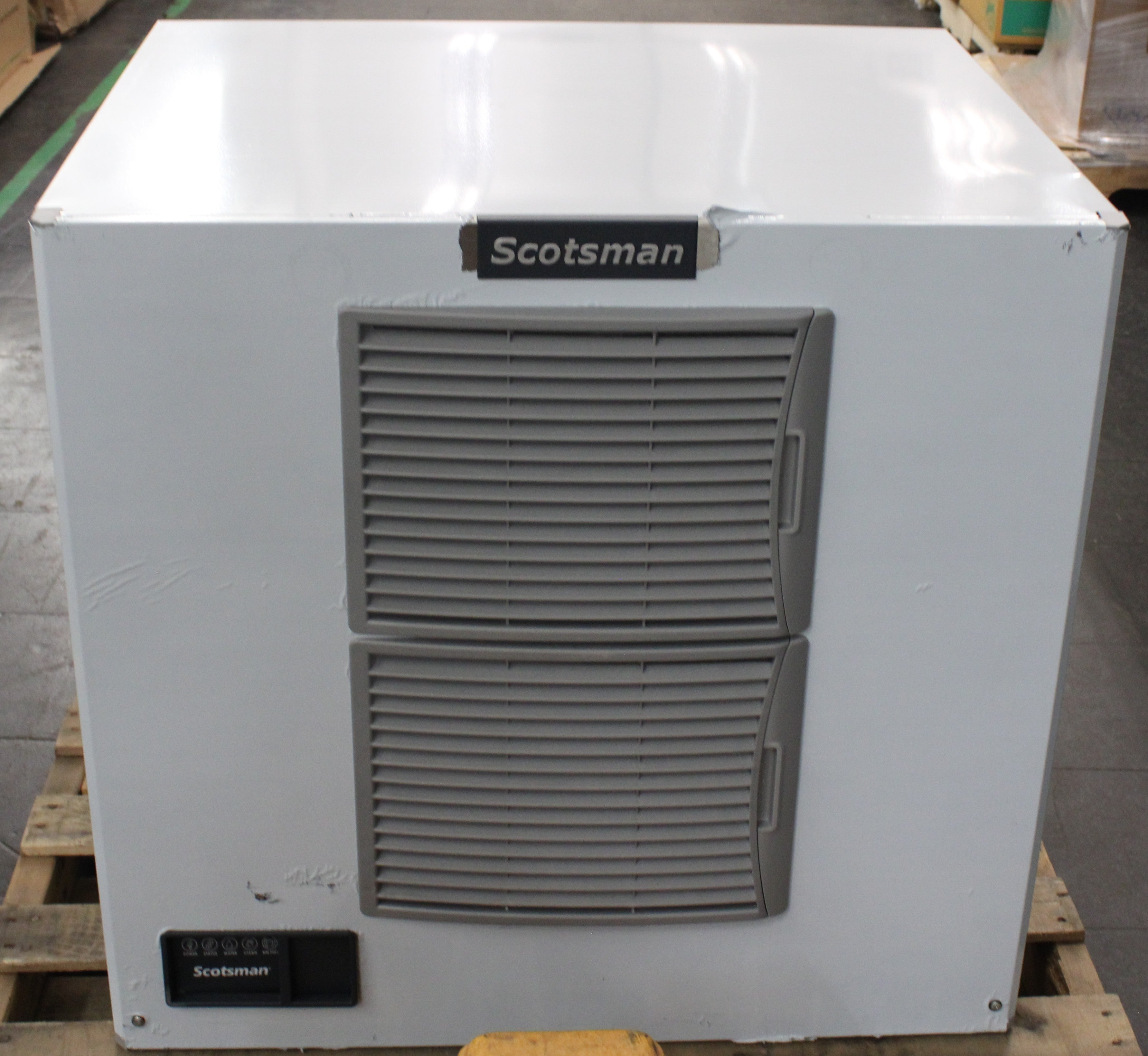 Scotsman MC0830MA-32A *Ding & Dent* 800lb Modular Cube Ice Machine (#4216)