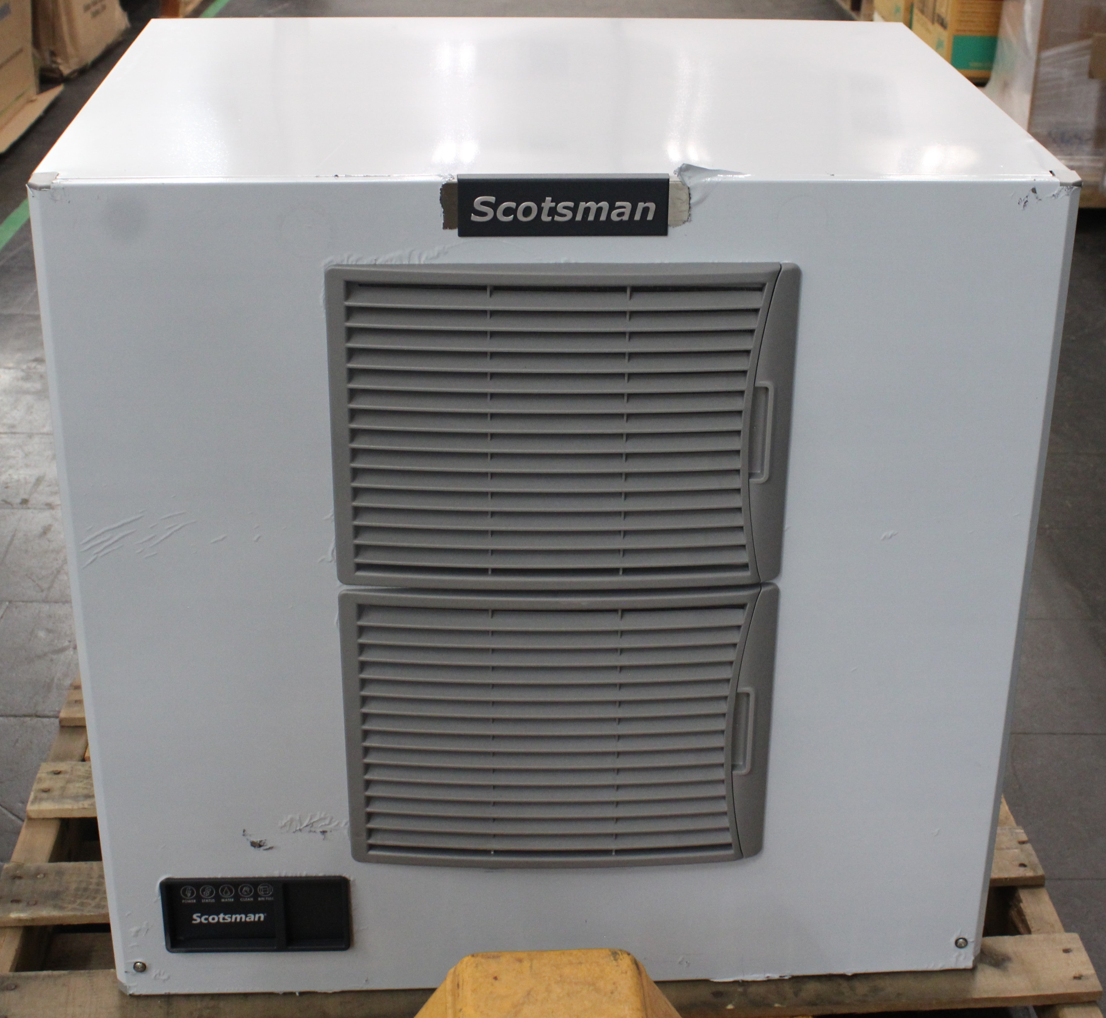 Scotsman MC0830MA-32A *Ding & Dent* 800lb Modular Cube Ice Machine (#4216)