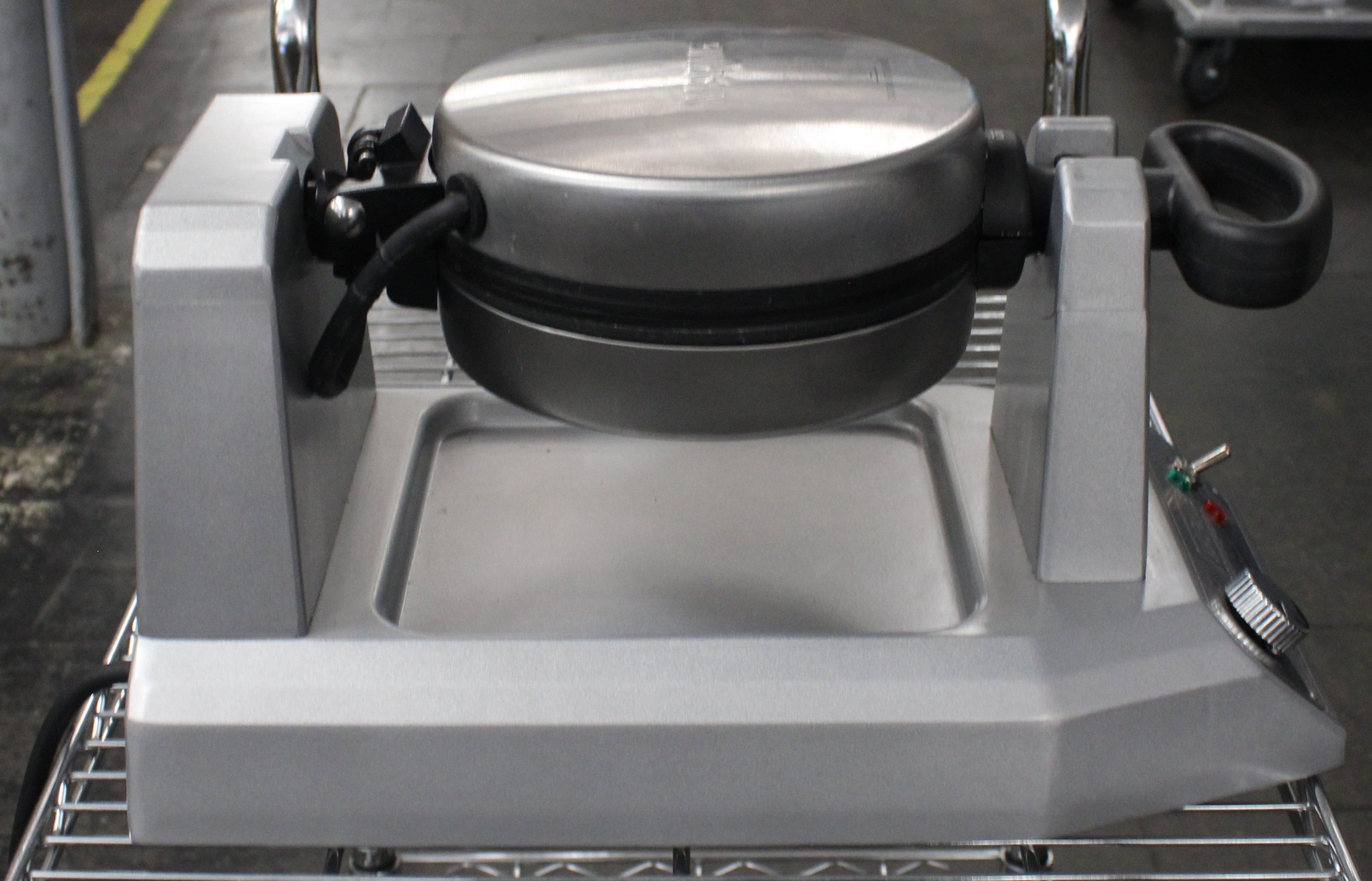 Waring WW180X *Used* Belgian Waffle Maker (#3146)