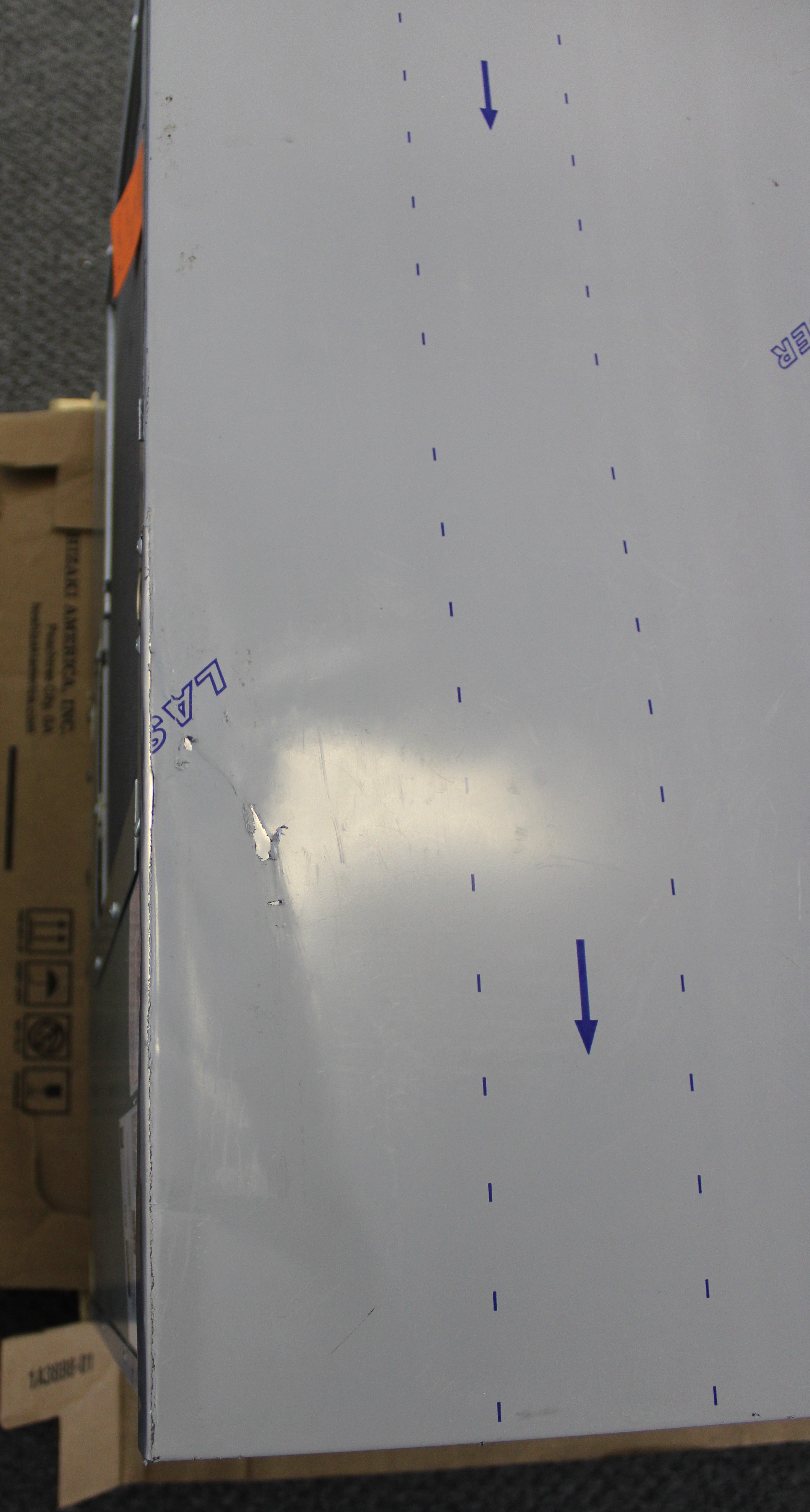 Ding & Dent Hoshizaki KML-325MAJ 380-lb Cap. Crescent Cube Air Cooled Ice Maker