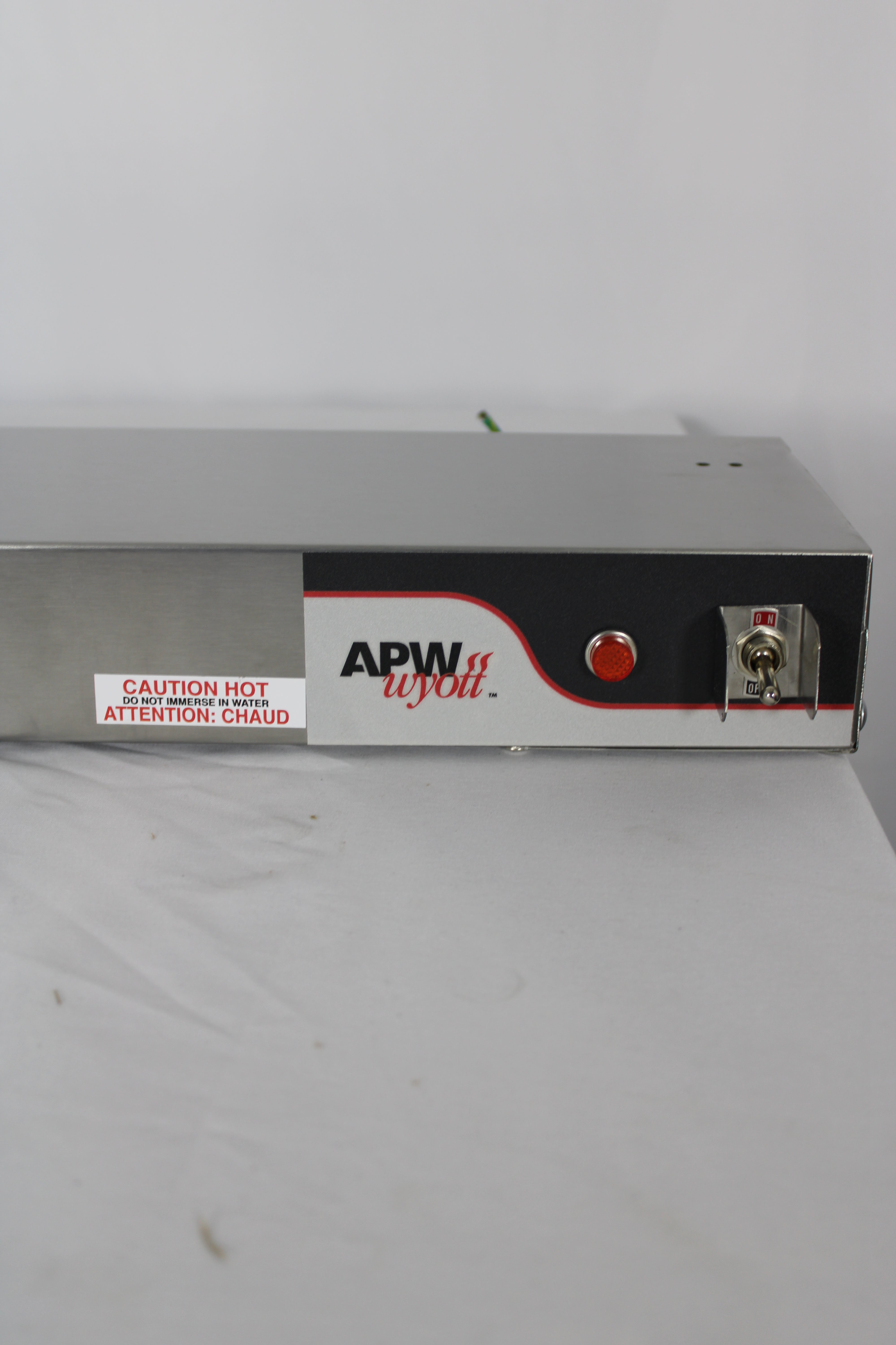 *Open Box* APW Wyott FD-30H-T 30" High Watt Strip Type Heat Lamp Toggle Controls
