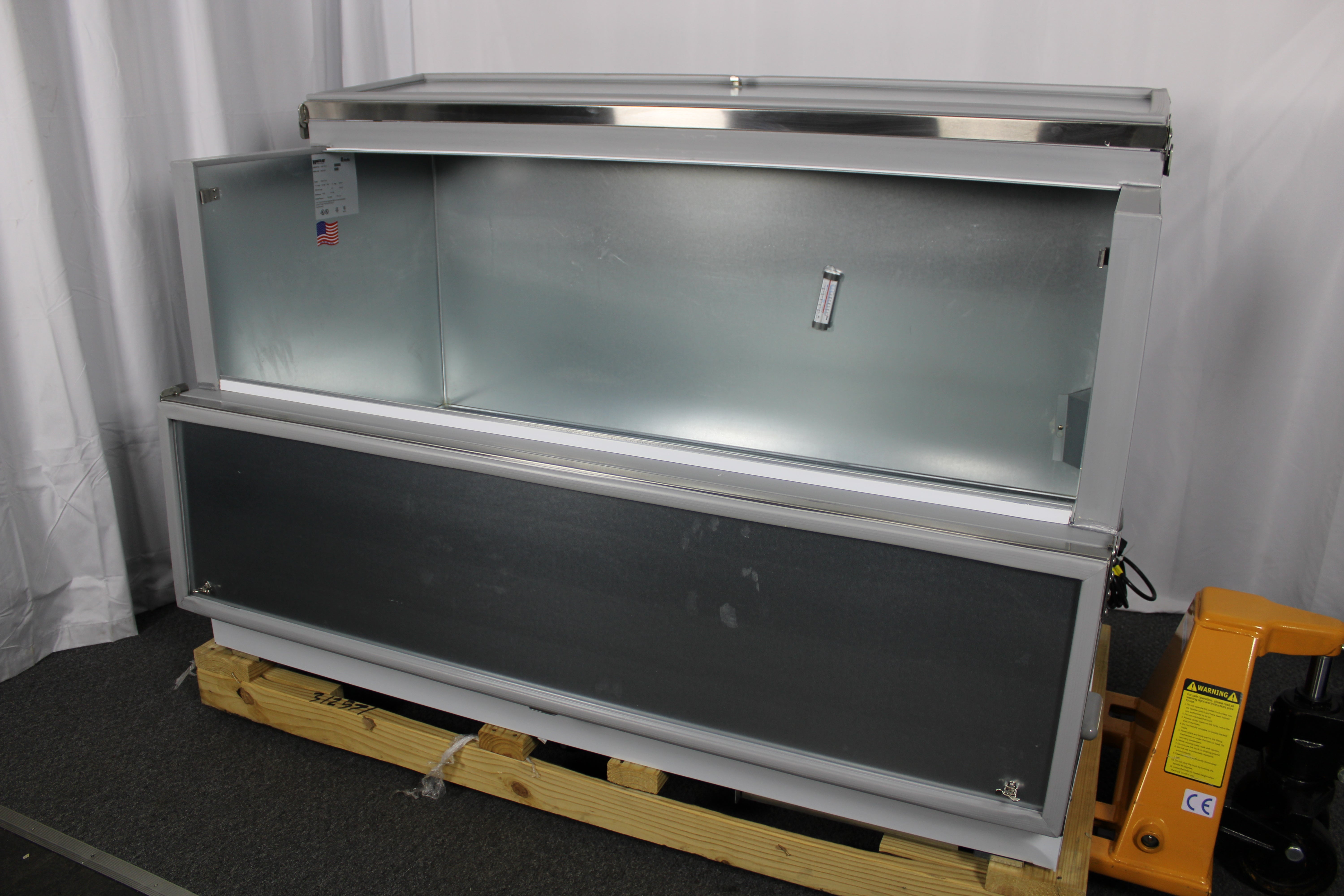 *Ding & Dent* Master-Bilt OMC-162-A Endura Series Open Front Milk Cooler