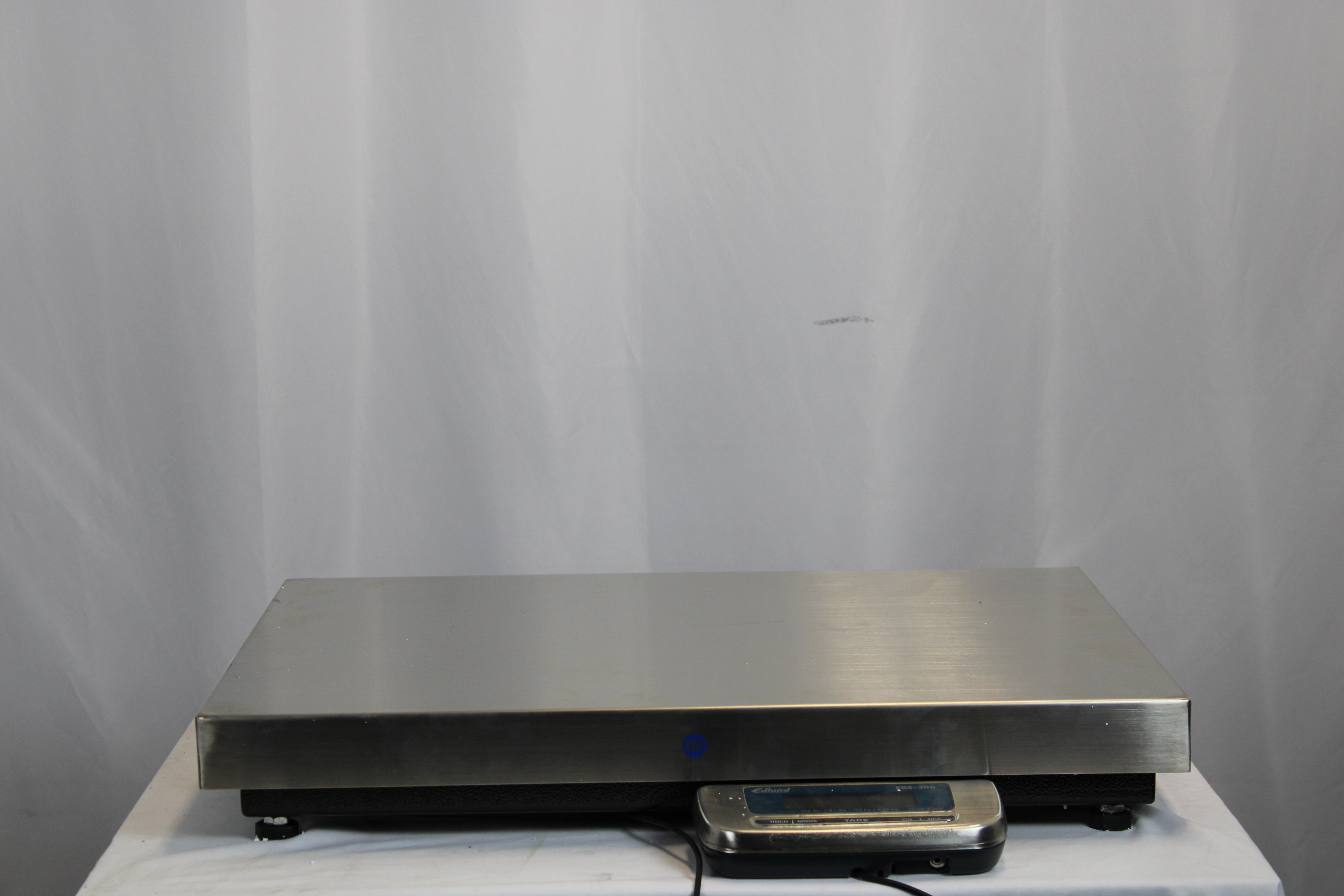 Edlund ERS-300 *Open Box* 25-1/2" x 20" 300 lb Digital Receiving Scale