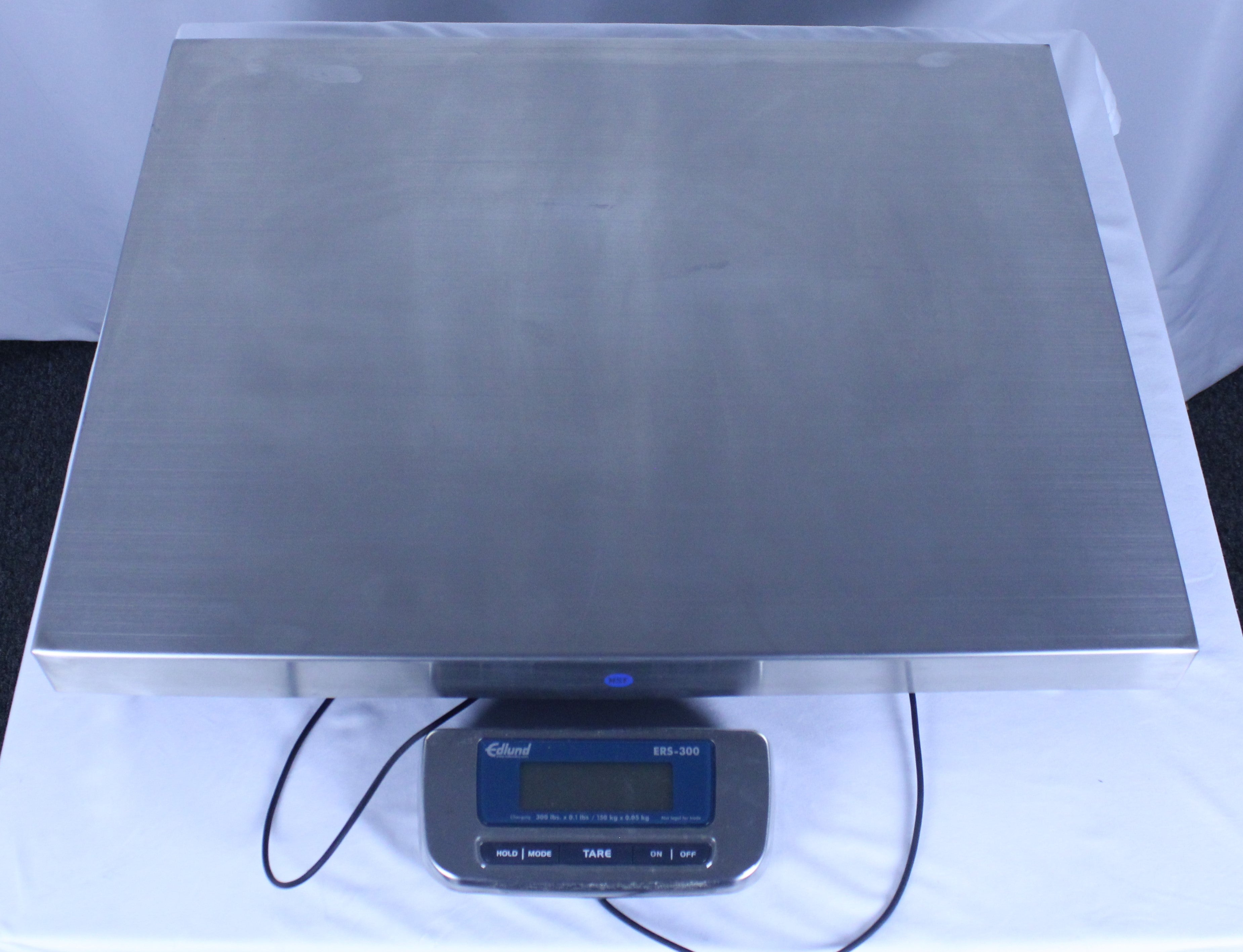 Edlund ERS-300 *Open Box* 25-1/2" x 20" 300 lb Digital Receiving Scale