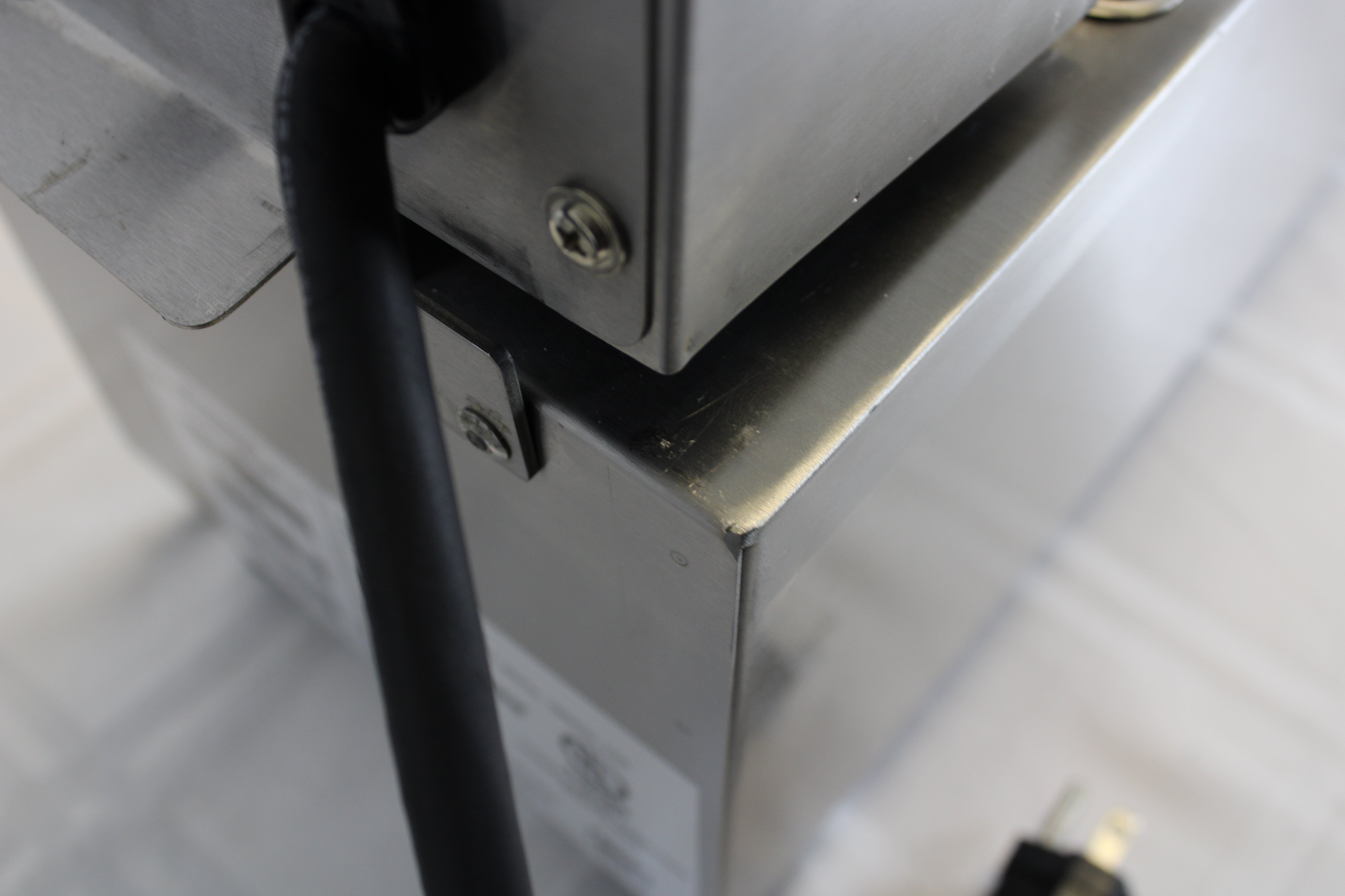 Ding & Dent Grindmaster Cecilware Pro EL-6 Single 6 lb Fryer 120V