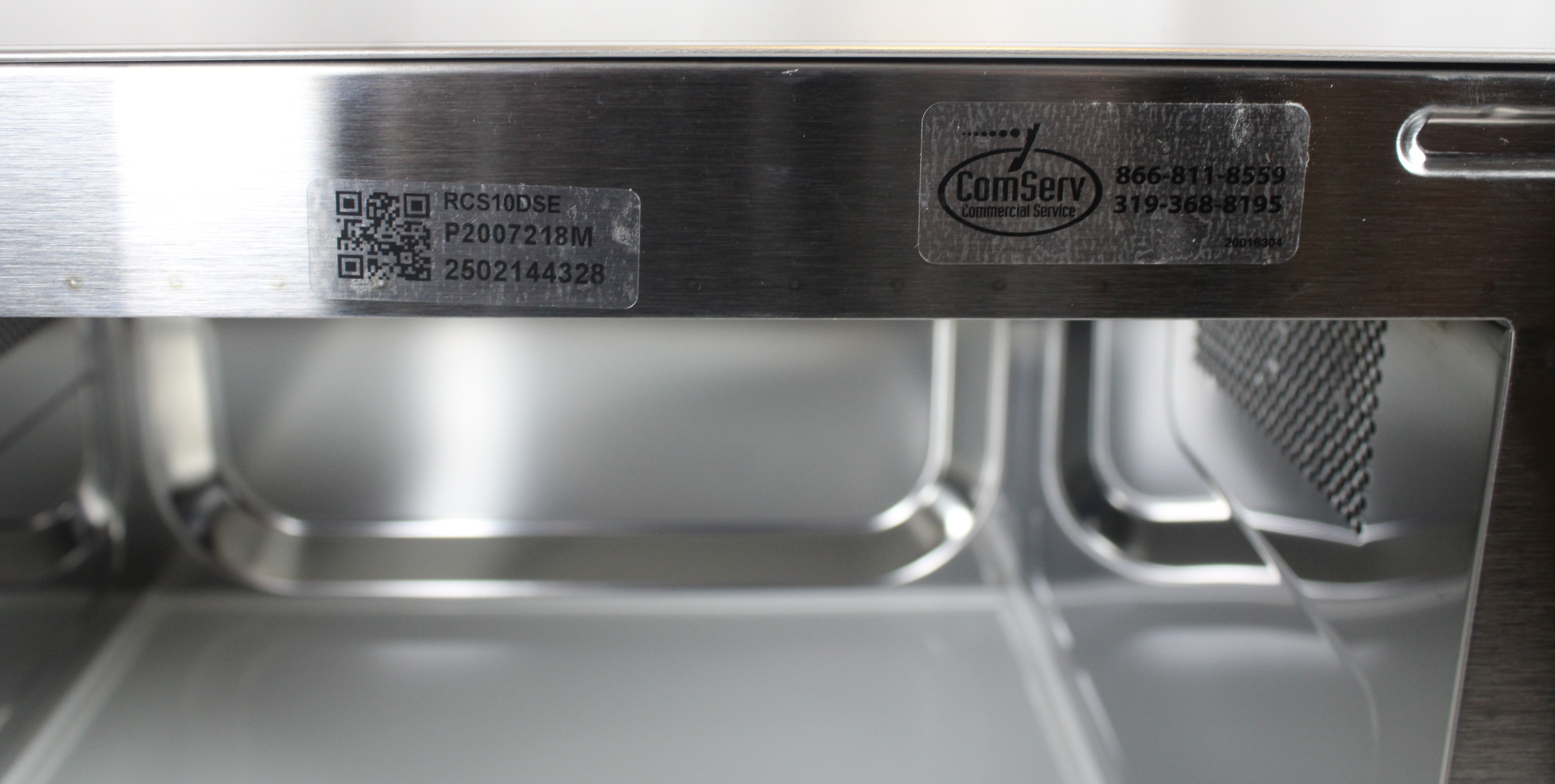 *Ding & Dent* Amana RCS10DSE Commercial Medium Volume Microwave