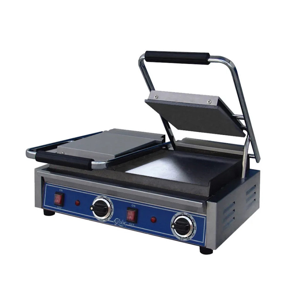 Globe GSGDUE10 Bistro Series Double Sandwich Grill with Smooth Plates - 3200W