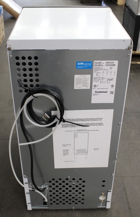 *Used* Scotsman CU0415MA-1 58 lb/day W/ 36 lb Storage Undercounter Ice Maker