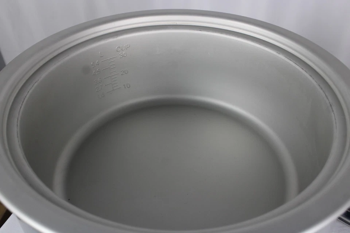 *Ding & Dent* Panasonic SR-GA541H 60 Cup Capacity Commercial Rice Cooker