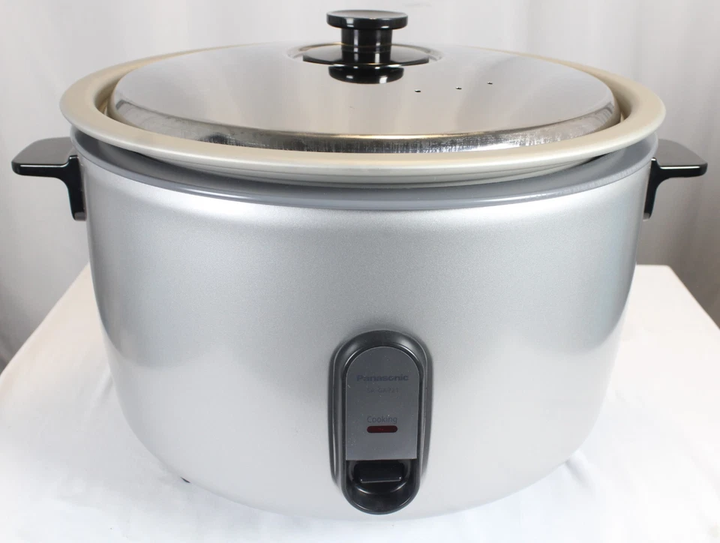*Ding & Dent* Panasonic SR-GA721L 40 Cup Capacity Commercial Rice Cooker